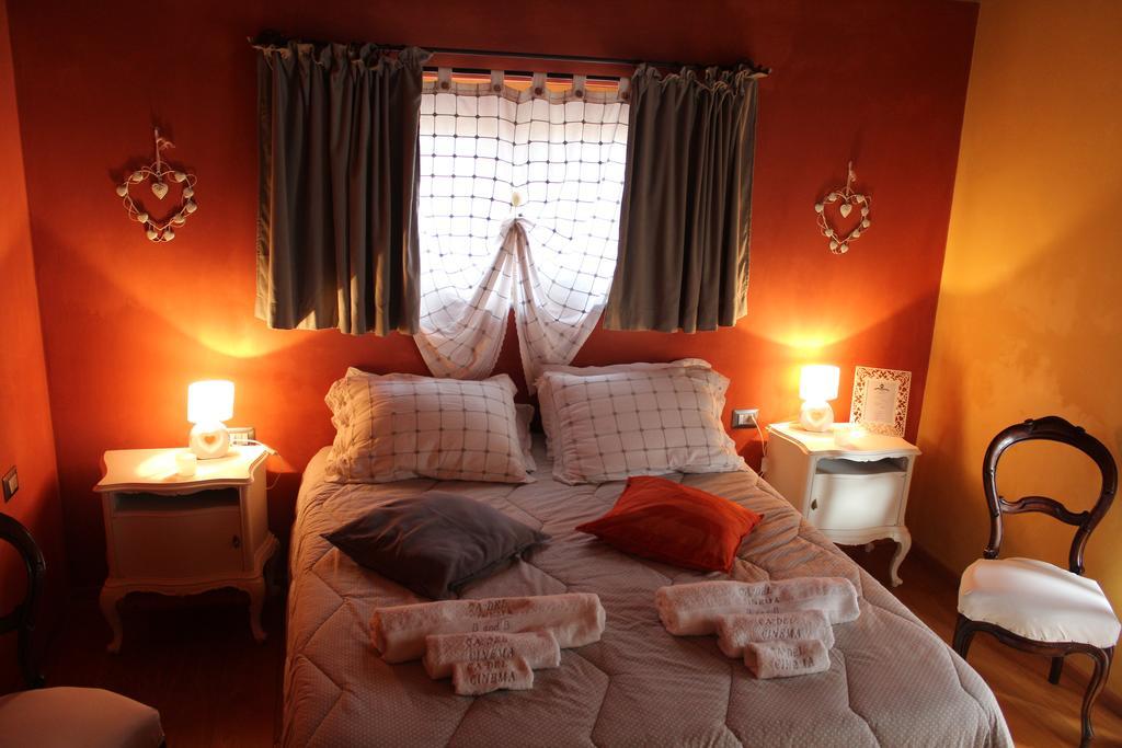 Holiday home Ca' del Cinema Mombercelli Habitación foto