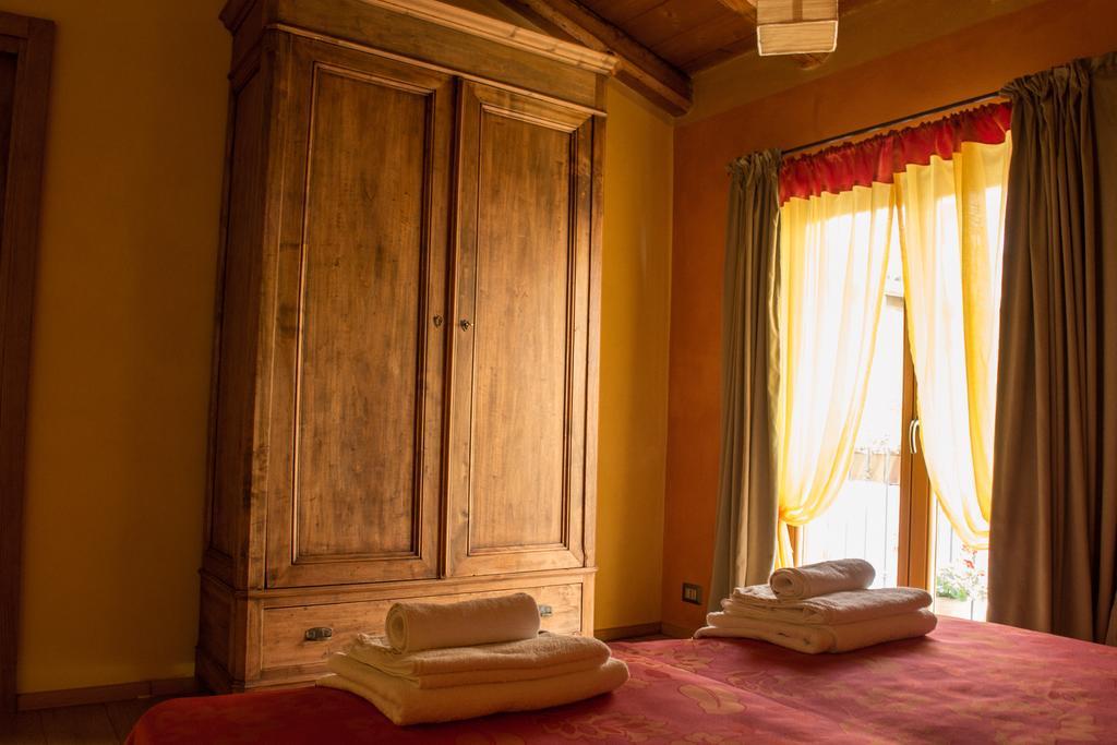 Holiday home Ca' del Cinema Mombercelli Habitación foto